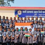 कन्या शाला घरघोड़ा ने उत्साह एवं सम्मान से गाया छः छंद का “वन्दे मातरम