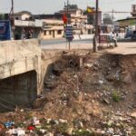 राष्ट्रीय राजमार्ग 930 पर खतरनाक मोड़ बेनकाब — सुरक्षा घेरा नदारद, नागरिकों की जान जोखिम में