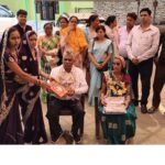 साल्हे में प्रधान पाठक दिगम्बर प्रसाद साहू जी को भावभीनी विदाई दी गई।